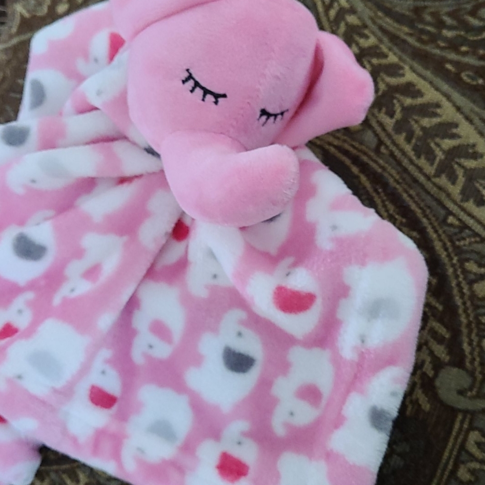 🔴10%off!🔴A soft nice blanket toy for your small little ones!🐣 Smoke free home